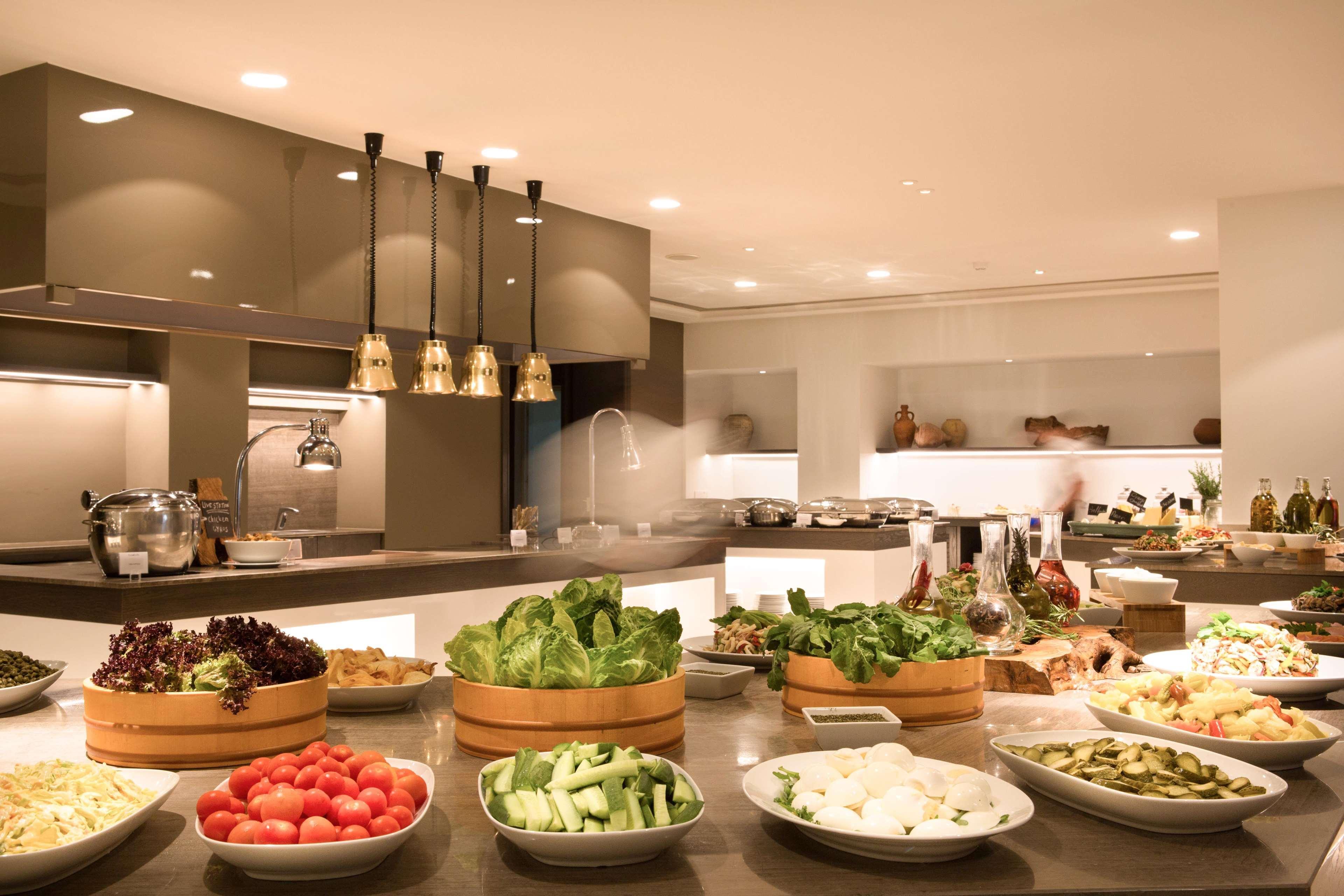 Annabelle Hotel Пафос Екстериор снимка A salad bar