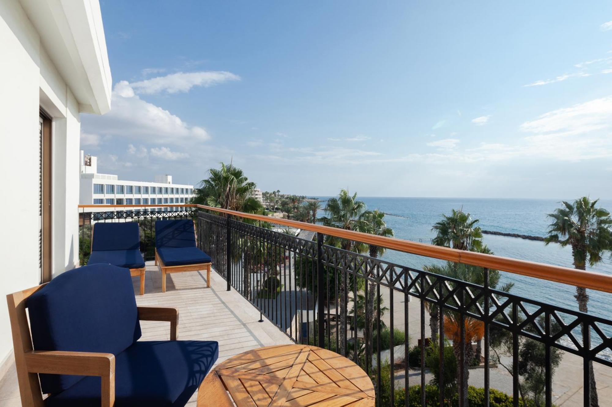 Annabelle Hotel Пафос Екстериор снимка A balcony at the Four Seasons Hotel, Beirut